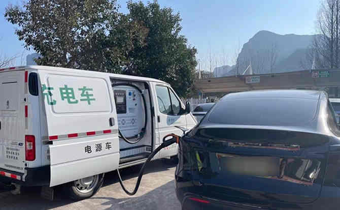 永平汽车搭电